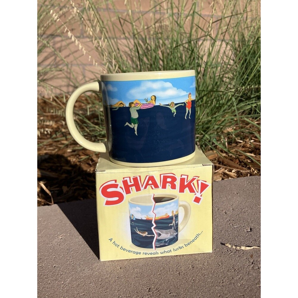 Super Cool Shark!! Coffee Mug Add Hot Liquid & The Sharks Come Out To Feed